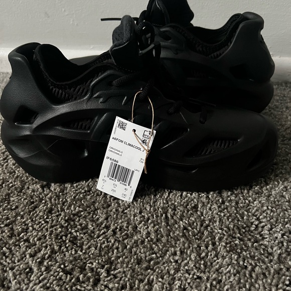 New Adidas Black Climacool Athletic Shoes - Picture 6 of 6